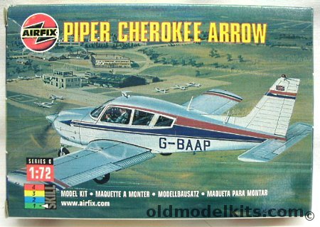 Airfix 1/72 Piper Cherokee Arrow II - Finnish Air Force / USA or UK Civil, 00060 plastic model kit